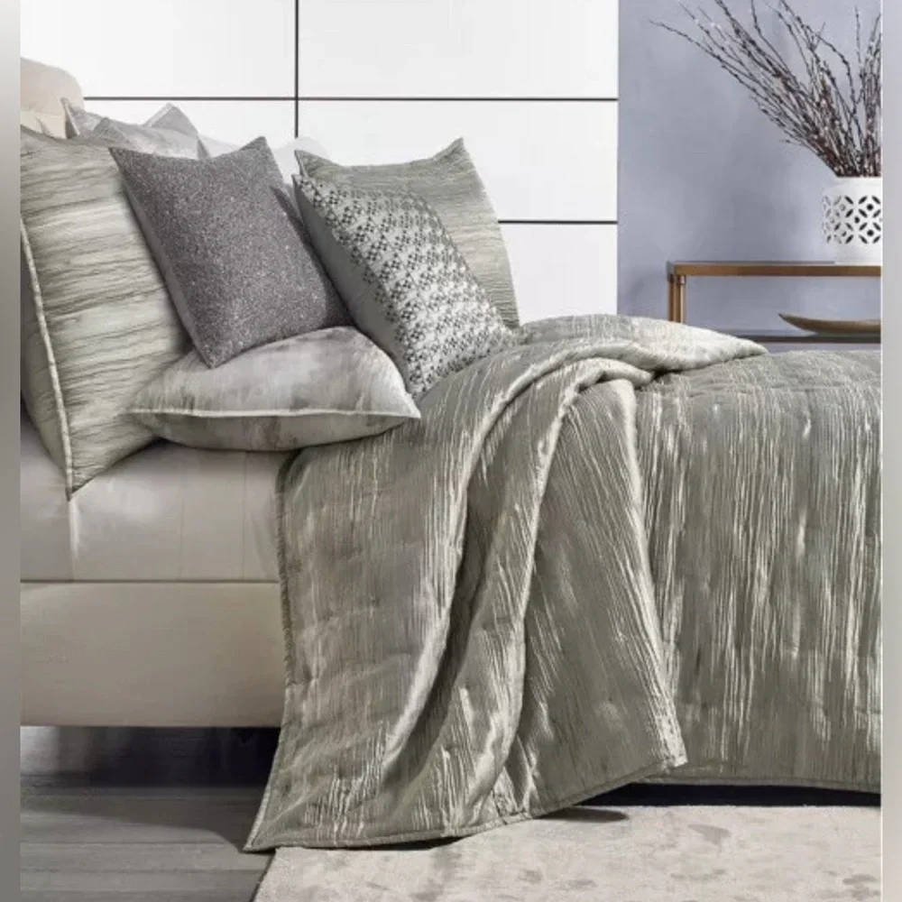 Hotel Collection Iridescence Quilted Coverlet Full/Queen $420 NEW